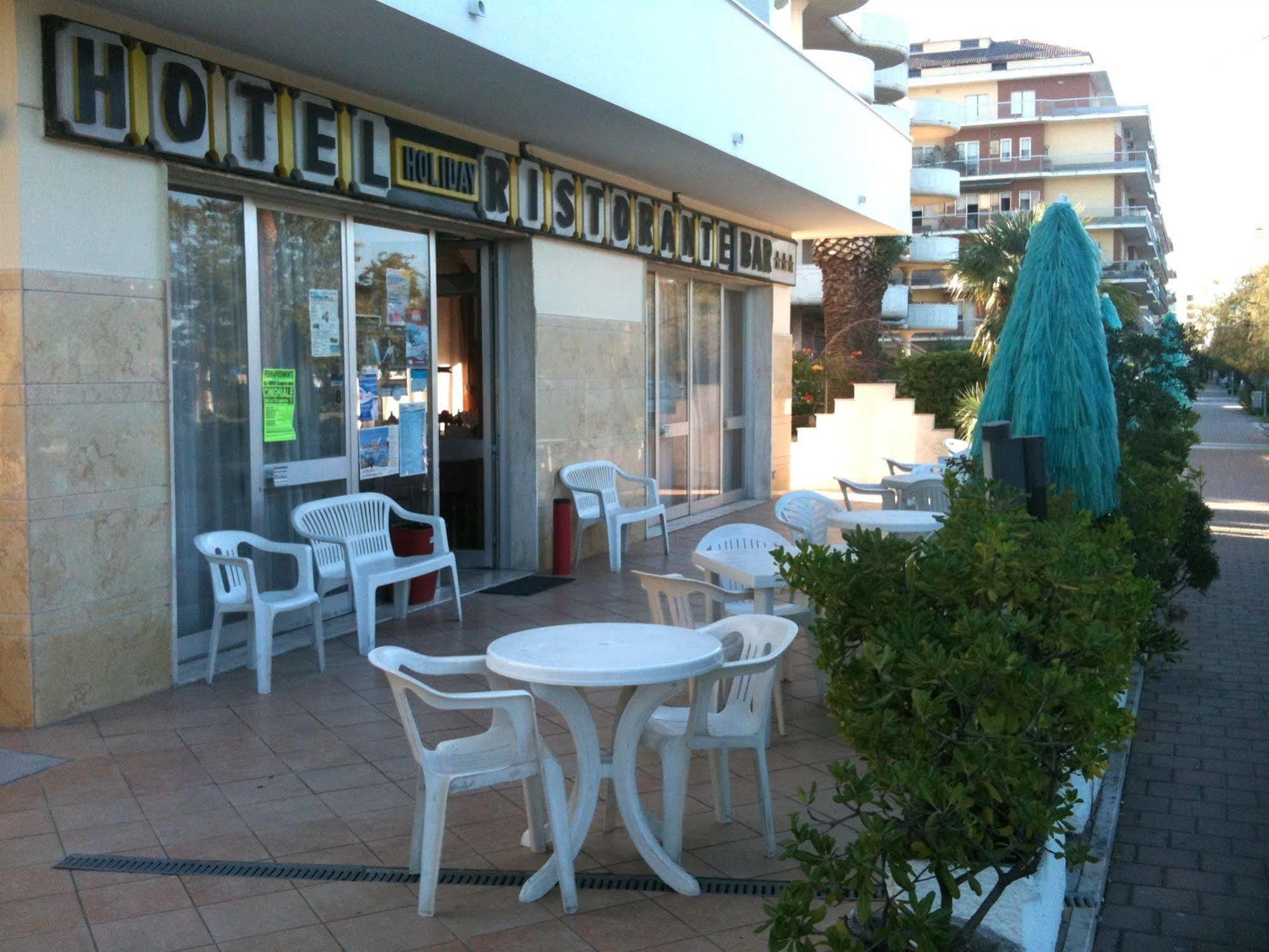 Hotel Holiday Pescara Exterior foto